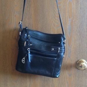 LADIES CROSS BODY HANDBAG BLACK.ONLY USED ONCE.